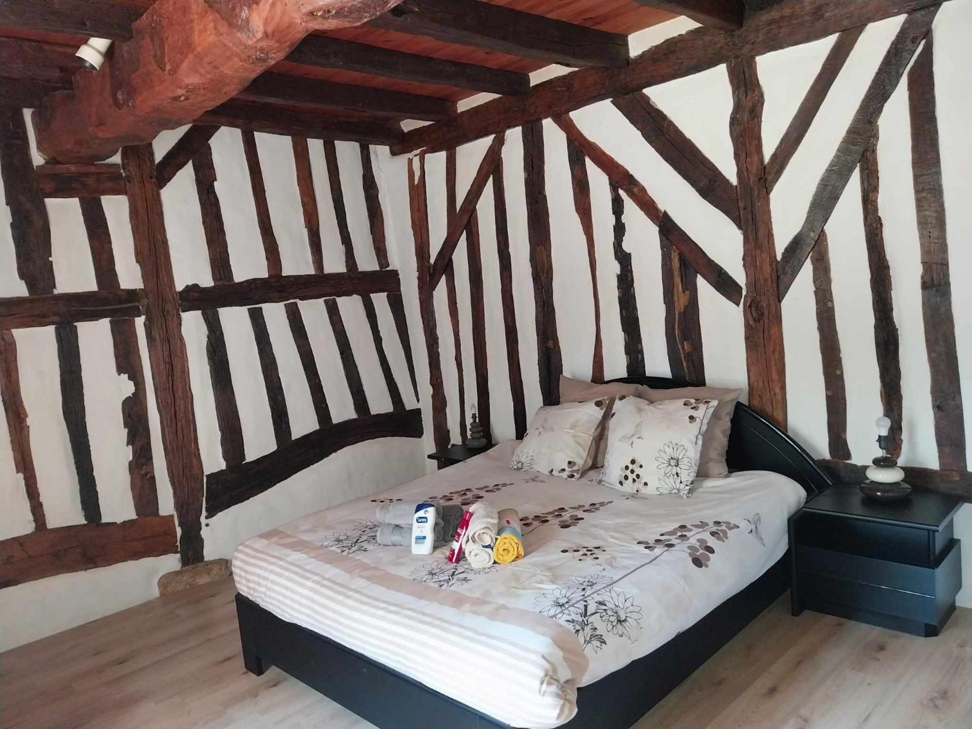 Bed and Breakfast Les Bernus Monfaucon  Экстерьер фото