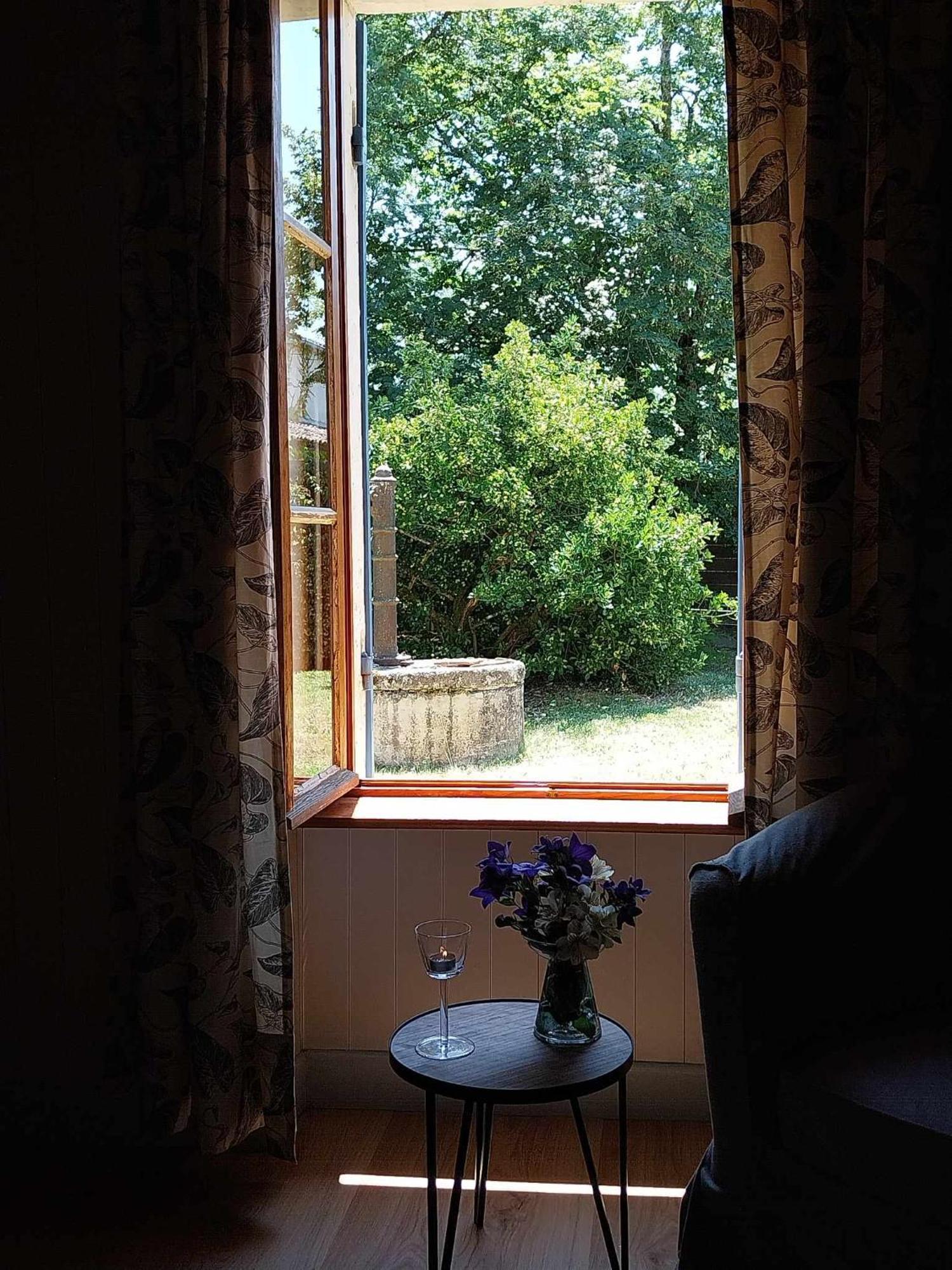 Bed and Breakfast Les Bernus Monfaucon  Экстерьер фото